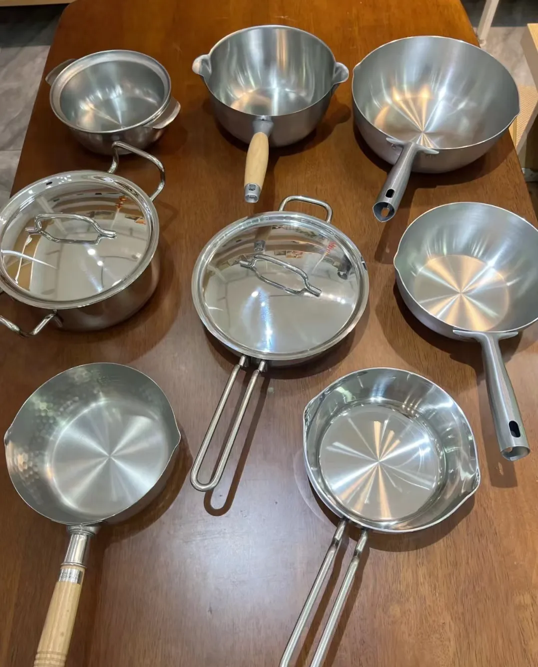 What is stainless steel cookware made of