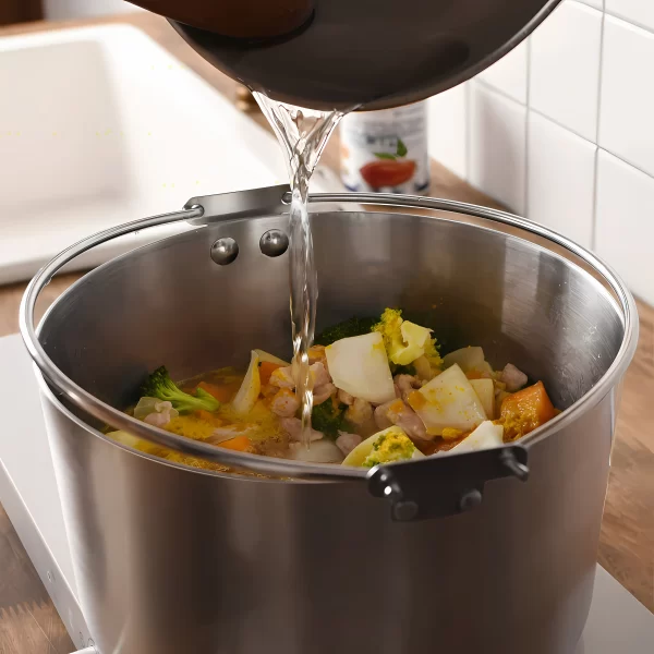 Tri-Ply Stainless Steel Soup Pot with Handle